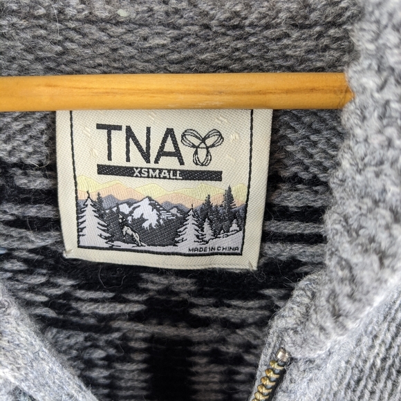 Aritzia TNA Lambswool Zip Cardigan - Picture 8 of 8